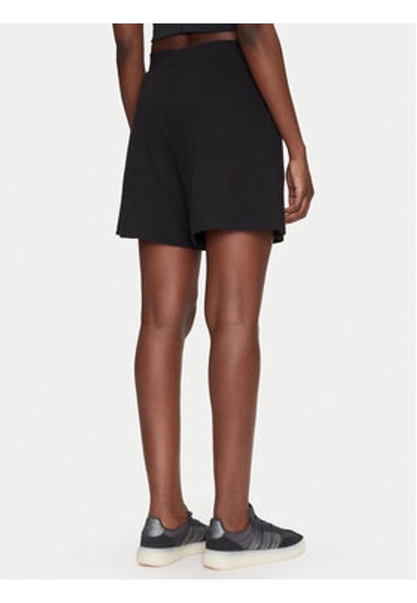 Puma Szorty sportowe ESS Elevated 5" 685026 Czarny Regular Fit. Kolor: czarny. Materiał: syntetyk