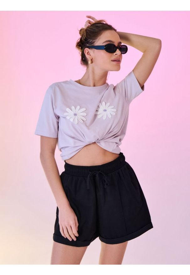 Sinsay - Bawełniane szorty z przeszyciami - czarny. Kolor: czarny. Materiał: bawełna