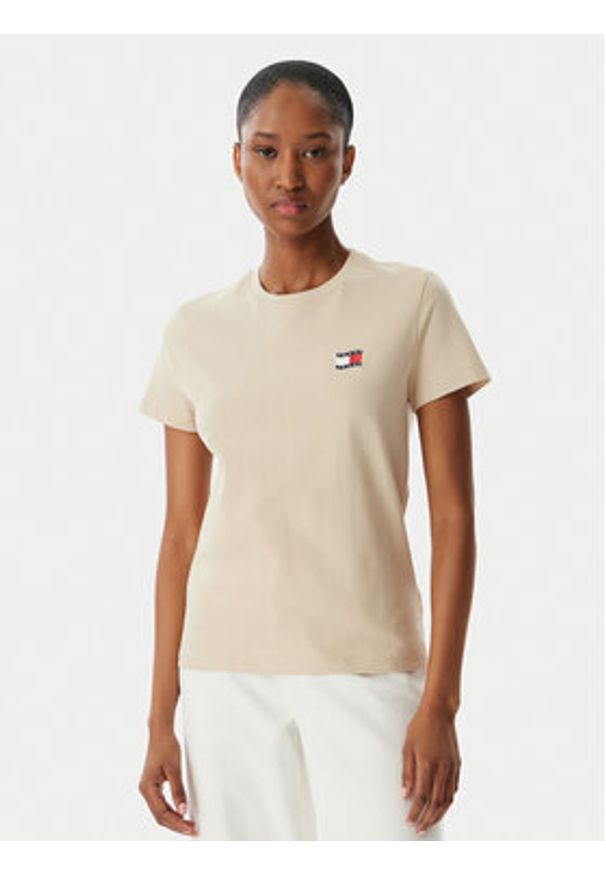 Tommy Jeans T-Shirt Wavy Flag DW0DW22274 Beżowy jasny Regular Fit. Kolor: beżowy. Materiał: bawełna