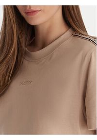 Guess T-Shirt V3RI08 I3Z14 Beżowy Relaxed Fit. Kolor: beżowy. Materiał: bawełna #3