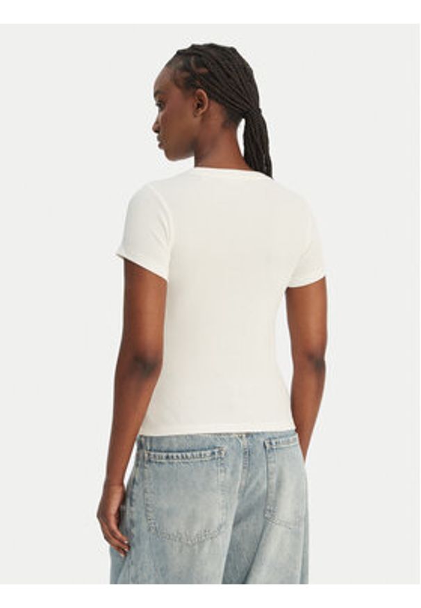 Guess Jeans T-Shirt W6GPZ3 KA0H1 Écru Slim Fit. Kolor: kremowy. Materiał: bawełna
