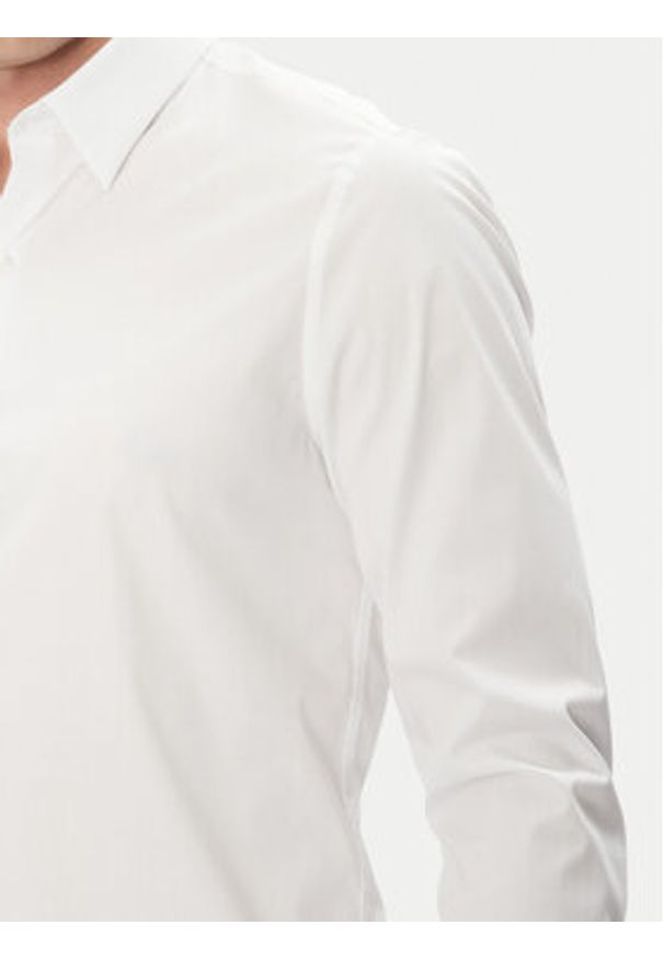 Calvin Klein Koszula Essential LV019EU030 Biały Slim Fit. Kolor: biały. Materiał: bawełna