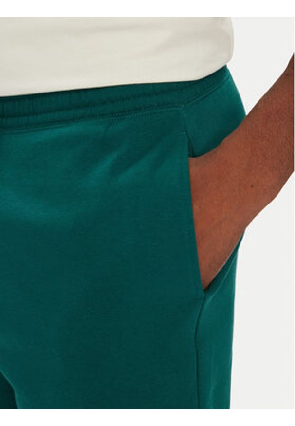 GAP - Gap Szorty sportowe 703989-02 Zielony Regular Fit. Kolor: zielony. Materiał: bawełna. Styl: sportowy
