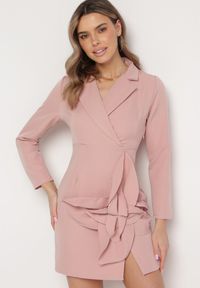 Born2be - Różowa Marynarkowa Sukienka Mini z Kopertową Górą Nivrade. Kolor: różowy. Typ sukienki: kopertowe. Długość: mini #2