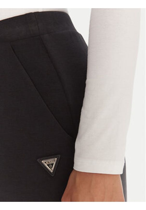 Guess Body O5RM08 KBBU1 Biały Regular Fit. Kolor: biały. Materiał: bawełna