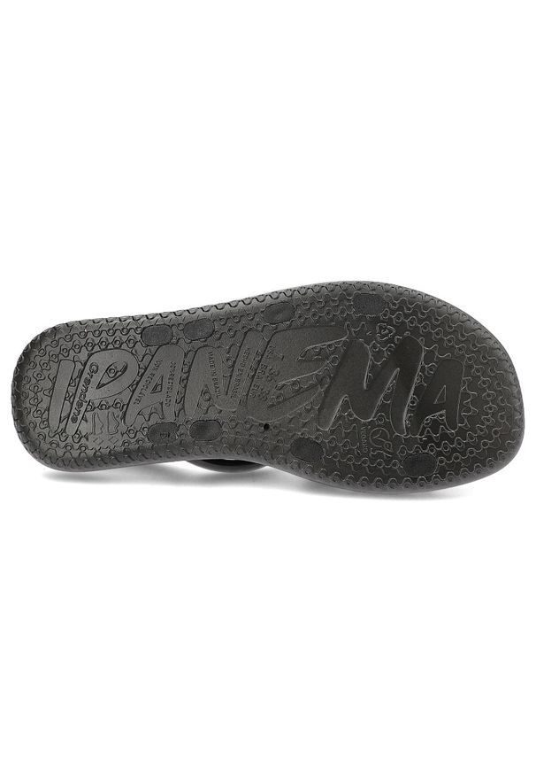 Czarne Sandały Ipanema Modne Wsuwane Obuwie Damskie. Okazja: na spacer, na plażę. Zapięcie: bez zapięcia. Kolor: czarny. Materiał: materiał, tworzywo sztuczne. Wzór: paski. Sezon: lato. Styl: elegancki