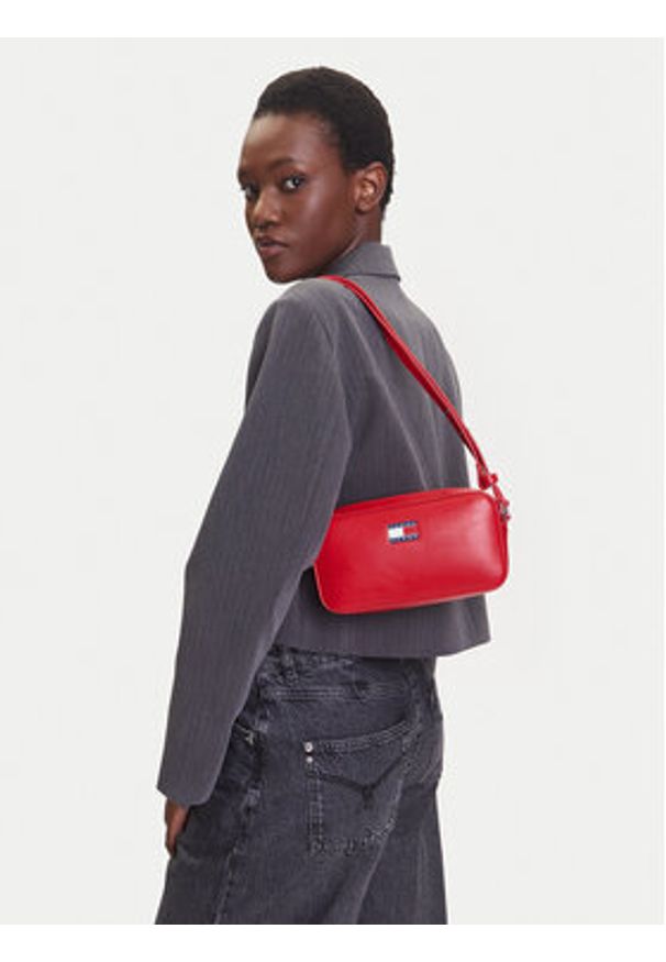 Tommy Jeans Torebka Tjw Ess Must Convertible Camera AW0AW17290 Czerwony. Kolor: czerwony. Materiał: skórzane