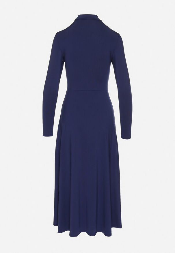 Born2be - Granatowa Sukienka z Półgolfem Taliowana z Rozcięciem na Boku Sailea. Okazja: na co dzień. Kolor: niebieski. Długość rękawa: długi rękaw. Styl: casual, elegancki, klasyczny