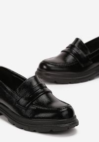 Born2be - Czarne Lakierowane Mokasyny w Minimalistycznym Stylu Elionne. Nosek buta: okrągły. Kolor: czarny. Materiał: lakier. Obcas: na obcasie. Styl: klasyczny. Wysokość obcasa: niski