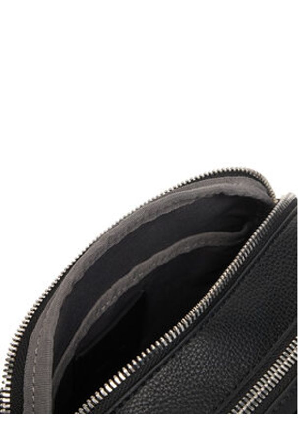 Calvin Klein Saszetka Raised Pocket Reporter LV04D3317G Czarny. Kolor: czarny. Materiał: skóra