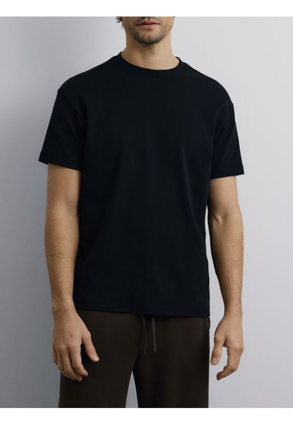 Reserved - Bawełniany t-shirt boxy - czarny. Kolor: czarny. Materiał: bawełna