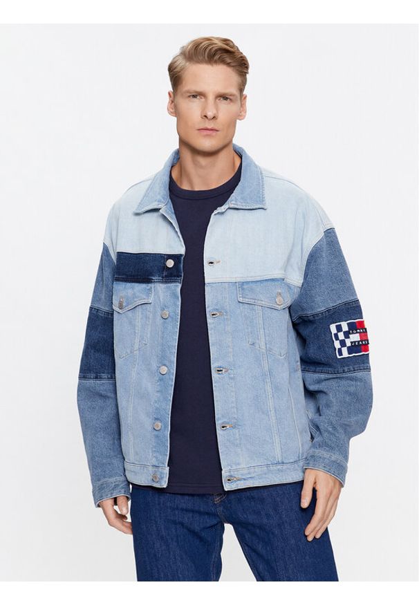 Tommy Jeans Kurtka jeansowa Aiden DM0DM16737 Niebieski Oversize. Kolor: niebieski. Materiał: bawełna