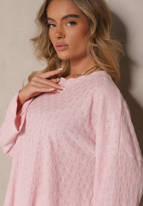 Renee - Różowy Komplet ze Spodniami o Szerokim Kroju i Bluzką z Długim Rękawem Caniffia. Kolor: różowy