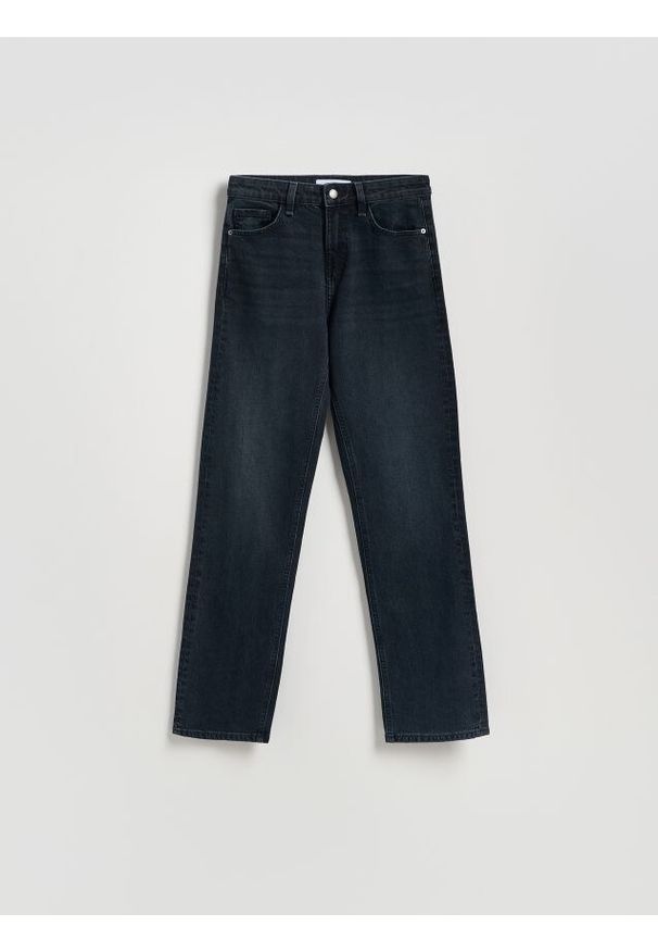 Reserved - Jeansy straight fit - granatowy. Kolor: niebieski
