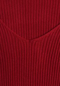 Born2be - Bordowy Dopasowany Sweter z Prążkowanej Dzianiny z Bawełną z Dekoltem w Serek Tesma. Okazja: na co dzień. Typ kołnierza: dekolt w serek. Kolor: czerwony. Materiał: prążkowany, dzianina, bawełna. Długość rękawa: długi rękaw. Długość: długie. Styl: casual, elegancki #5