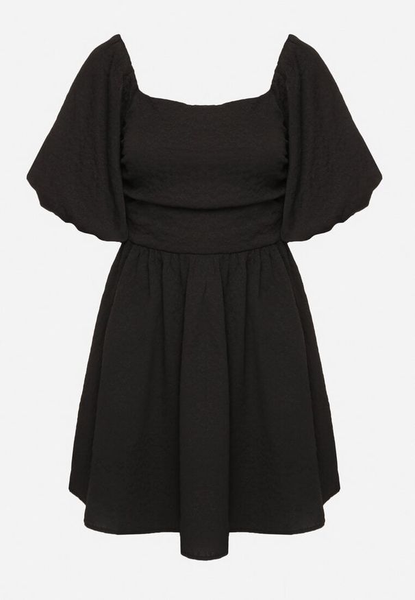 Born2be - Czarna Sukienka Rozkloszowana z Bufiastymi Rękawami i Kwadratowym Dekoltem Galzemis. Okazja: na co dzień. Typ kołnierza: dekolt kwadratowy. Kolor: czarny. Styl: casual, elegancki, klasyczny