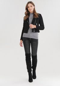 Born2be - Szary Sweter Sharera. Kolor: szary. Materiał: jeans, materiał. Długość rękawa: długi rękaw. Długość: długie. Wzór: aplikacja. Styl: elegancki #4