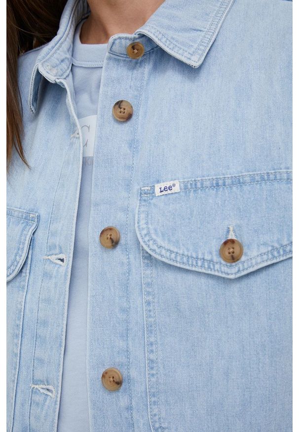 Lee Koszula jeansowa damska regular z kołnierzykiem klasycznym. Okazja: na co dzień. Typ kołnierza: kołnierzyk klasyczny. Kolor: niebieski. Materiał: jeans. Długość rękawa: długi rękaw. Długość: długie. Styl: klasyczny