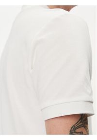 Calvin Klein Jeans Polo Embro Badge J30J325269 Biały Slim Fit. Typ kołnierza: polo. Kolor: biały. Materiał: bawełna #5
