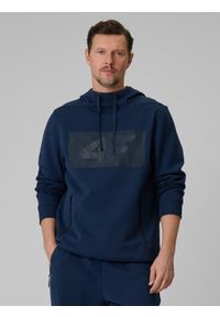 4f - 4F Bluza dresowa regular z kapturem męska - granatowa M. Okazja: na co dzień. Typ kołnierza: kaptur. Kolor: niebieski. Materiał: dresówka. Wzór: gładki. Styl: casual #1