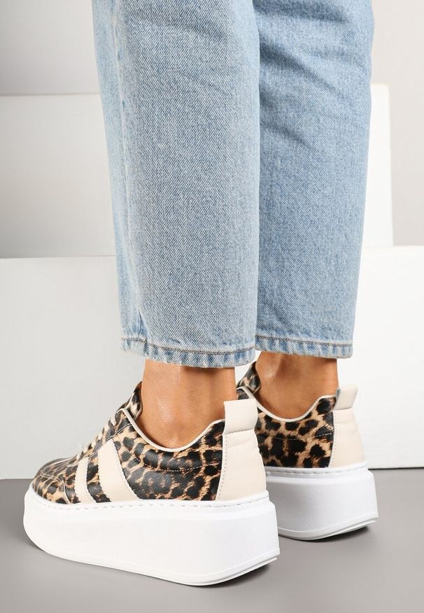 Born2be - Panterkowe Sneakersy w Stylu Klasycznych Tenisówek na Grubej Podeszwie Rediree. Okazja: na co dzień, na spacer. Materiał: jeans. Szerokość cholewki: normalna. Sport: turystyka piesza
