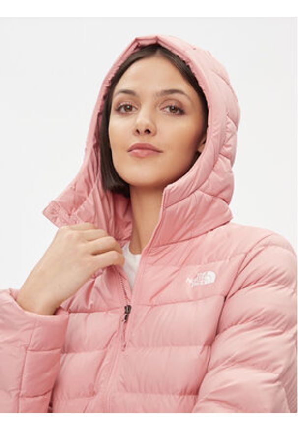 The North Face Kurtka puchowa Aconcaqua NF0A84IV Różowy Regular Fit. Kolor: różowy. Materiał: syntetyk