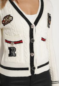 Born2be - Biały Wiskozowy Sweter Kardigan z Trójkątnym Dekoltem i Ozdobnymi Naszywkami Talu. Kolor: biały. Materiał: wiskoza. Długość rękawa: długi rękaw. Długość: długie. Wzór: aplikacja #7
