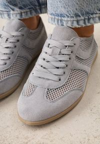 Renee - Niebieskie Siateczkowe Sneakersy w Stylu Tenisówek Adranella. Okazja: na co dzień. Kolor: niebieski. Sezon: lato #8