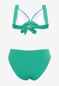 Born2be - Zielone Bikini z Usztywnianym Biustonoszem Wiązanym na Szyi i Plecach Majtki Typu Figi Olilasa. Kolor: zielony. Wzór: aplikacja