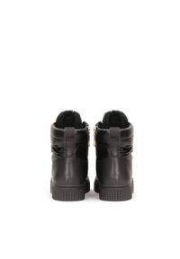 Kazar - Czarne trzewiki z wysoką cholewką ze skóry. Wysokość cholewki: przed kolano. Kolor: czarny. Materiał: tkanina, skóra. Szerokość cholewki: normalna. Styl: sportowy, klasyczny #6