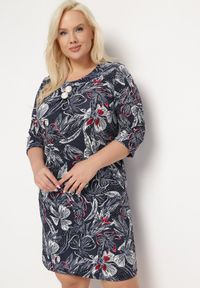 Born2be - Granatowa Sukienka Trapezowa z Okrągłym Dekoltem i Kwiatowym Wzorem Aseliasa. Kolekcja: plus size. Kolor: niebieski. Wzór: kwiaty. Typ sukienki: trapezowe #7