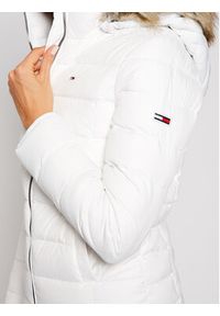 Tommy Jeans Kurtka puchowa Basic Hooded DW0DW08588 Biały Slim Fit. Kolor: biały. Materiał: puch, syntetyk #3