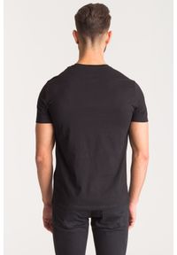 Czarny t-shirt Armani Exchange z nadrukiem. Kolor: czarny. Wzór: nadruk #3