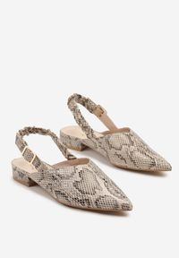 Born2be - Beżowe Wężowe Sandały ze Szpiczastym Noskiem i Sprzączką Jeneliena. Okazja: na co dzień, na imprezę. Nosek buta: szpiczasty. Zapięcie: sprzączka. Kolor: beżowy. Styl: casual, elegancki, klasyczny #2