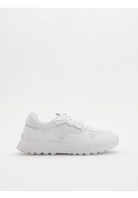Reserved - Sneakersy z siateczkowymi wstawkami - biały. Kolor: biały. Materiał: materiał