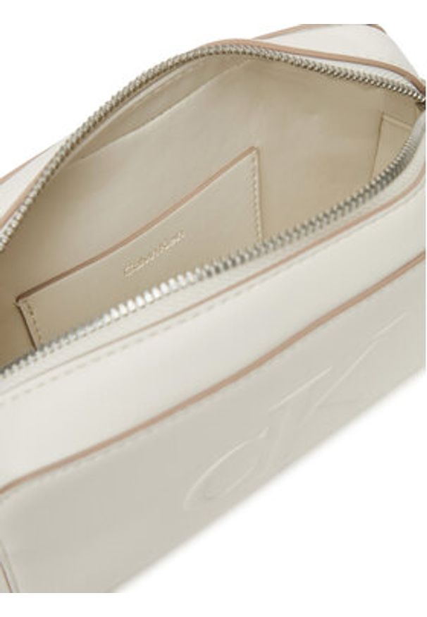 Calvin Klein Jeans Torebka Sculpted Ew Camera Bag LV04K3036G Biały. Kolor: biały. Materiał: skórzane