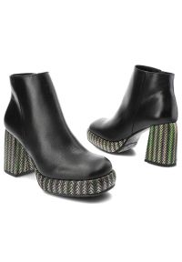 Czarne Botki Armodo Damskie Buty Na Eleganckim Obcasie. Kolor: czarny. Materiał: materiał, skóra. Szerokość cholewki: normalna. Obcas: na obcasie. Styl: elegancki. Wysokość obcasa: średni