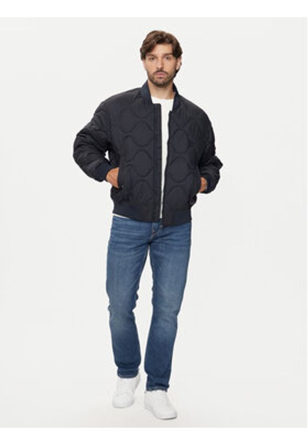 TOMMY HILFIGER - Tommy Hilfiger Kurtka bomber MW0MW37341 Granatowy Regular Fit. Kolor: niebieski. Materiał: syntetyk