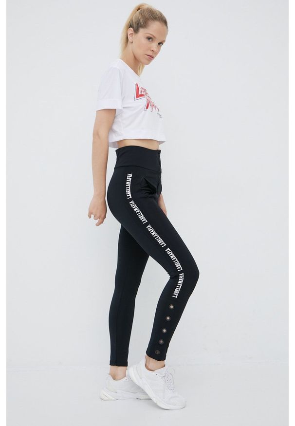 LABELLAMAFIA - LaBellaMafia legginsy damskie kolor czarny z nadrukiem. Stan: podwyższony. Kolor: czarny. Materiał: dzianina. Długość: krótkie. Wzór: nadruk