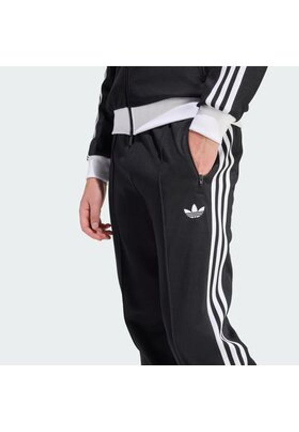 Adidas - adidas Spodnie dresowe Classic KE3530 Czarny Slim Fit. Kolor: czarny. Materiał: bawełna