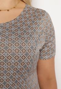 Born2be - Zielono-Beżowa Rozkloszowana Sukienka Mini z Elastycznej Wiskozy Annamarie. Kolor: zielony. Materiał: wiskoza. Długość: mini #2