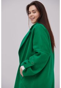 blue shadow - Płaszcz Damski Grini Plus Size Grass. Okazja: na co dzień. Kolekcja: plus size. Materiał: zamsz, wiskoza, poliester, tkanina, materiał. Wzór: grochy, prążki, ze splotem, kolorowy. Sezon: lato, wiosna. Styl: klasyczny, casual, boho, street #1