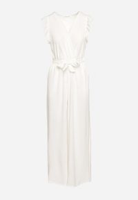 Born2be - Biały Taliowany Kombinezon Koktajlowy z Paskiem w Talii i Falbanami przy Ramionach Vimarine. Okazja: na imprezę. Kolor: biały. Materiał: jeans. Styl: wizytowy #5