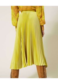 TwinSet - TWINSET - Żółta plisowana spódnica. Kolor: żółty. Materiał: materiał, satyna #2