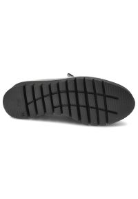 Czarne Półbuty Armodo Eleganckie Buty Damskie. Okazja: na spacer, na spotkanie biznesowe. Zapięcie: pasek. Kolor: czarny. Materiał: lakier, skóra. Wzór: aplikacja. Obcas: na platformie. Styl: elegancki #3