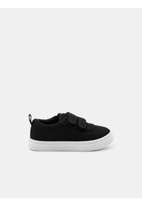 Sinsay - Sneakersy na rzepy - czarny. Zapięcie: rzepy. Kolor: czarny