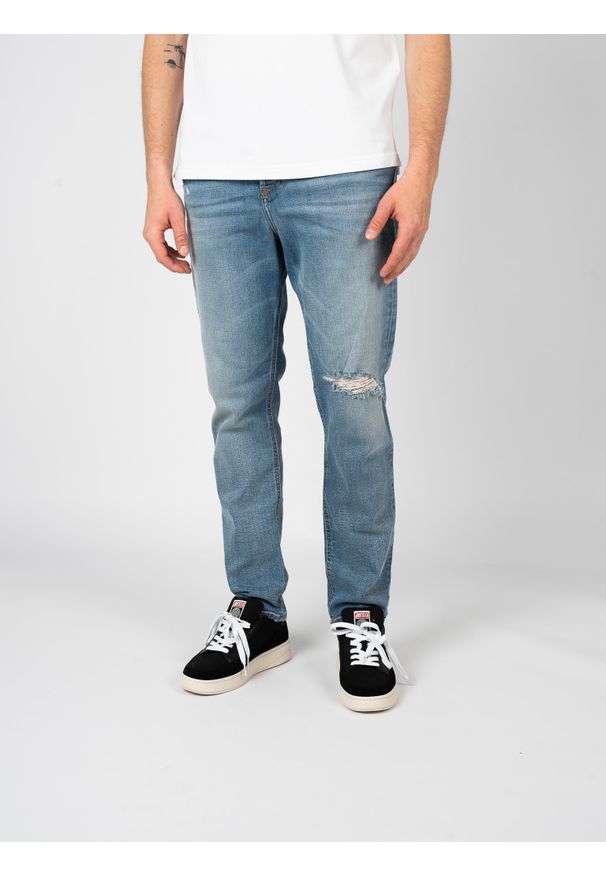 Diesel Jeansy "D-Fining" | A03573-09E17 | Mężczyzna | Niebieski. Okazja: na co dzień. Kolor: niebieski. Sezon: lato. Styl: klasyczny, elegancki, casual