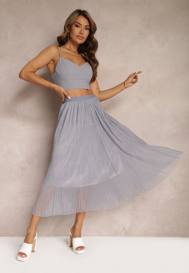 Renee - Szara Rozkloszowana Spódnica z Tiulu Wykończona Gumką w Pasie Risshara. Okazja: na co dzień. Kolor: szary. Materiał: tiul. Styl: casual, elegancki