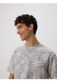 Reserved - Strukturalny t-shirt relaxed fit - szary. Kolor: szary. Materiał: bawełna, dzianina