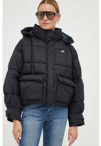 Levi's® - Levi's kurtka damska kolor czarny zimowa oversize. Okazja: na spotkanie biznesowe. Kolor: czarny. Materiał: puch. Długość: krótkie. Sezon: zima. Styl: biznesowy #1